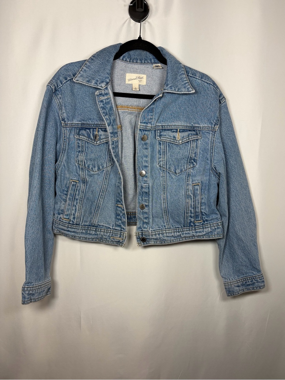Universal Threads Cropped Long-Sleeve Button-Down Medium Wash Jean Jacket Size S